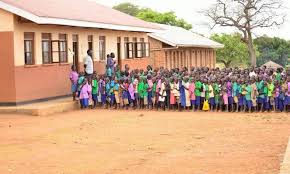 Court gives gov’t 5 days to explain failed policy to provide meals to children in UPE & USE schools.